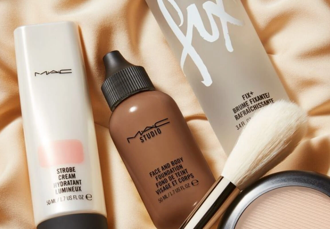 Upptäck MAC Cosmetics bästsäljande sminkhjältar