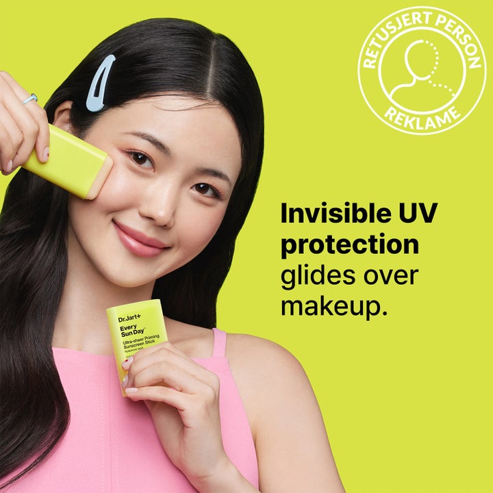 Dr.Jart+ Every Sun Day Sunscreen Stick 19 g solskydd i stiftformat som ger osynligt UV-skydd och appliceras över smink.