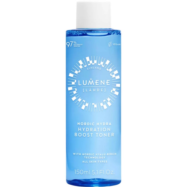 Lumene Nordic Hydra Hydration Boost Toner 150 ml återfuktande ansiktsvatten i en blå transparent flaska med vitt lock.