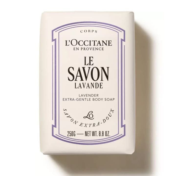 L'Occitane Shea Lavender 250 g extra mild lavendeltvål med sheasmör i beige pappersförpackning med lila band.