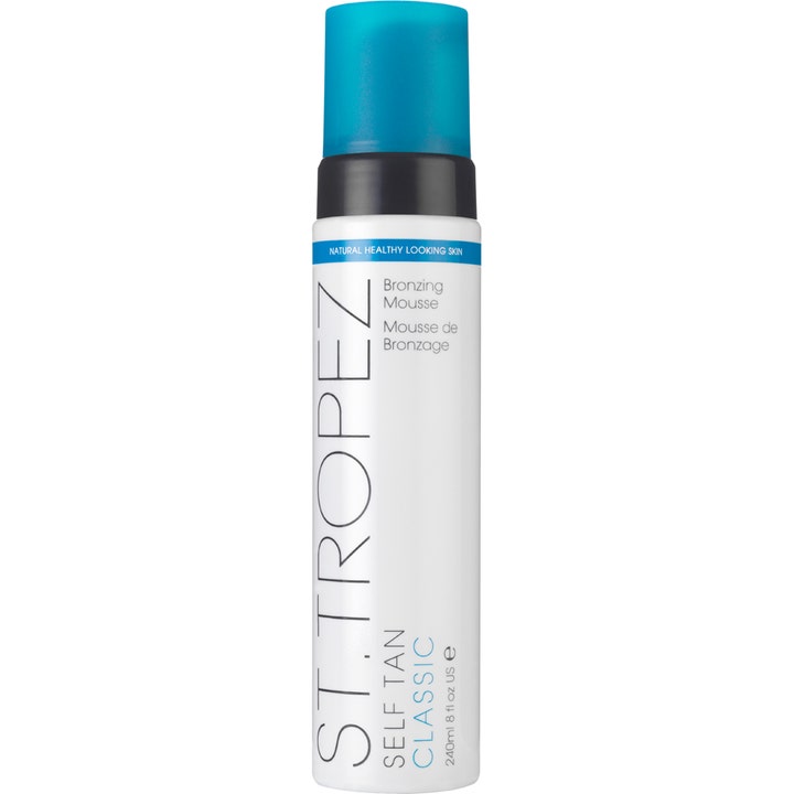 St.Tropez Self Tan Classic Bronzing Mousse 240ml brun utan sol mousse med återfuktande effekt i vit flaska med blått lock
