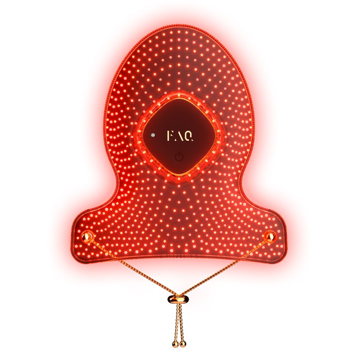 FAQ 221 Anti-Aging LED Hand Mask 1 st för anti-rynk handbehandling är en röd led mask med lysande dioder och guldkedja.