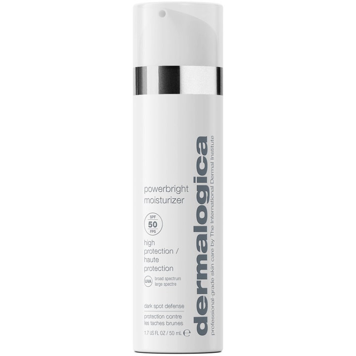 Dermalogica Powerbright Moisturizer 50 ml mörkfläckkräm och dagkräm med spf 50 i en vit pumpflaska med silverring.