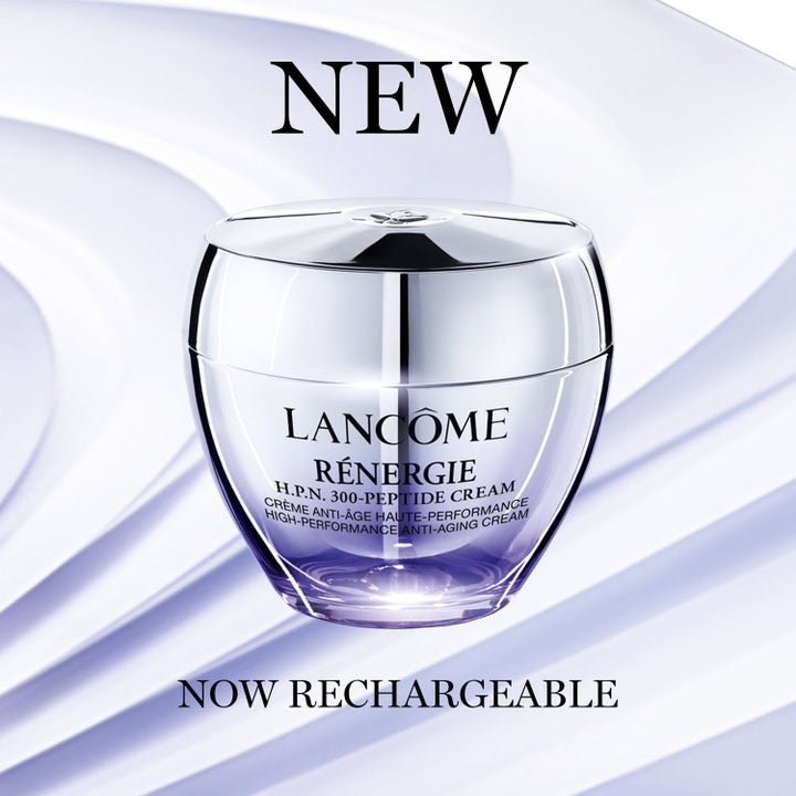 Lancôme Rénergie H.P.N. 300-Peptide Cream hudvård i lila glasburk med silverlock och texten Now Rechargeable