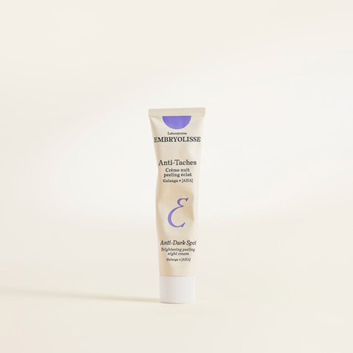 Embryolisse Brightening Dark Spot Night Peeling 40 ml nattkräm med AHA i beige tub som motverkar mörka fläckar.