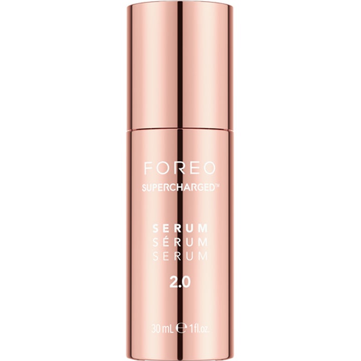 FOREO SUPERCHARGED Serum 2.0 30 ml anti-rynk serum med peptider i en lyxig roseguldfärgad metallisk flaska