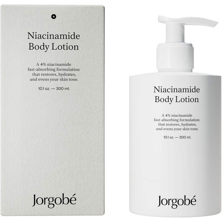 Jorgobé Niacinamide Body Lotion 300 ml niacinamid body lotion för jämn hudton i vit pumpflaska med tillhörande kartong
