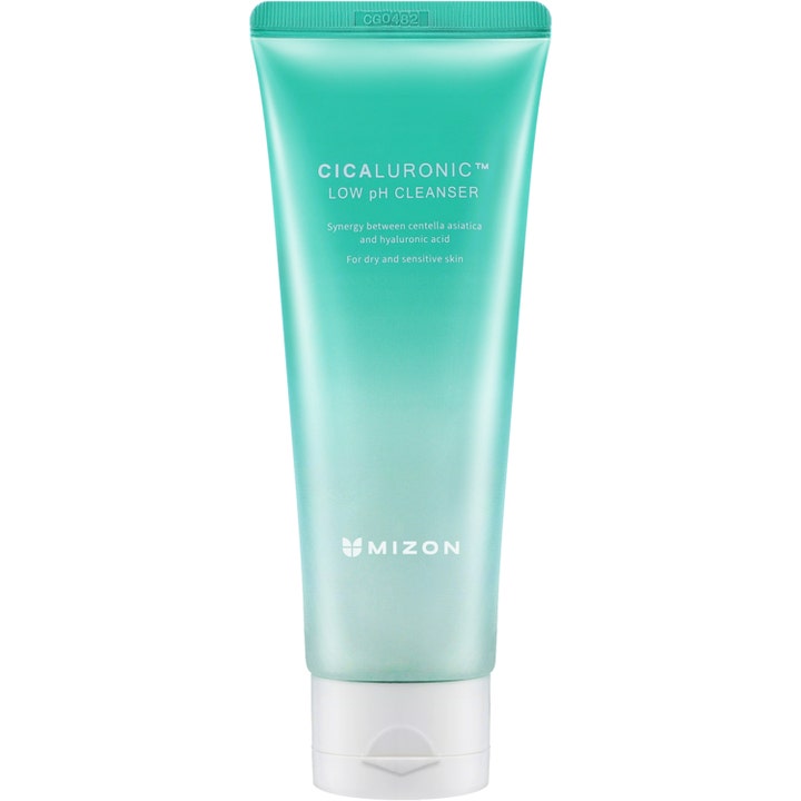 Mizon Cicaluronic Low pH Cleanser ansiktsrengöring för torr och känslig hud mizon i en turkos tub med vitt lock.