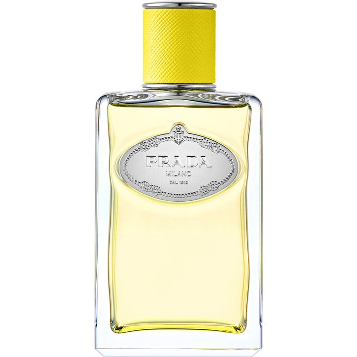 Prada Infusion Ylang 100 ml eau de parfum skapar en blommig känsla i glasflaska med gult texturerat lock