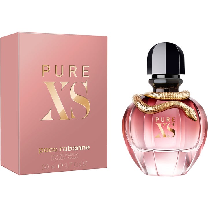 Rabanne Pure XS For Her 50 ml eau de parfum i rosa glasflaska dekorerad med en guldfärgad orm och rosa ytterkartong