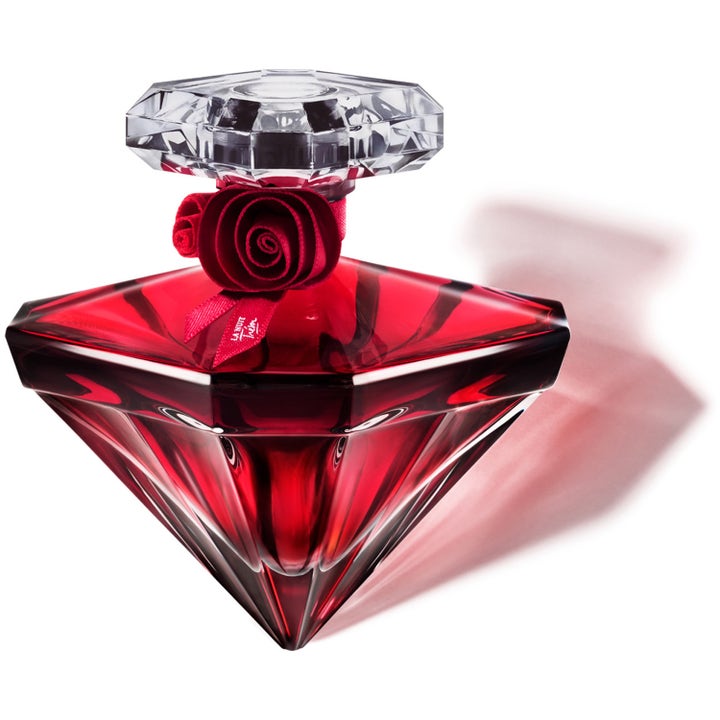 Lancôme La Nuit Trésor Intense 30 ml Eau de Parfum i röd diamantformad glasflaska prydd med en röd tygros