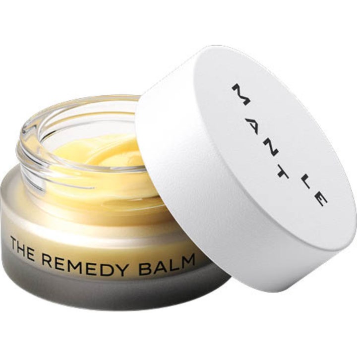 MANTLE The Remedy Balm 15 ml fuktgivande ansiktsbalsam med en rik krämig gul textur som ger näring.