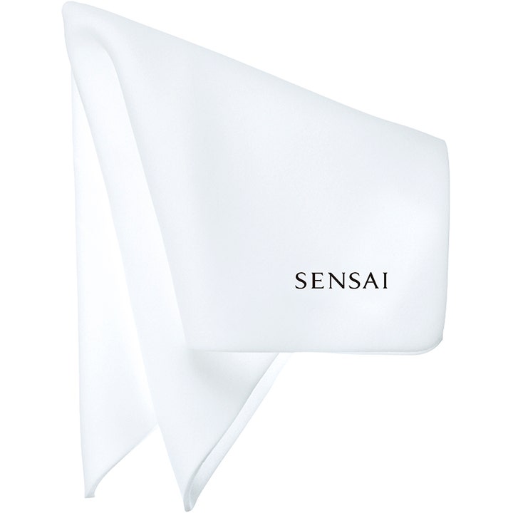 Sensai Sponge Chief vit rengöringsduk för ansiktsrengöring som ger ren hy och visas mjukt vikt med svart logotyp