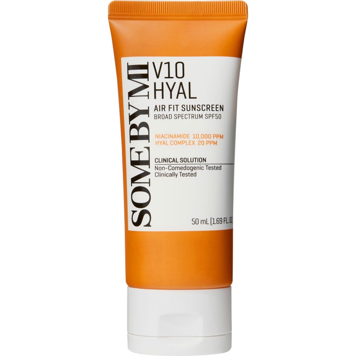 Some By Mi V10 Hyal Air Fit Sunscreen 50 ml hyal complex solkräm känslig hud i orange tub med vitt lock