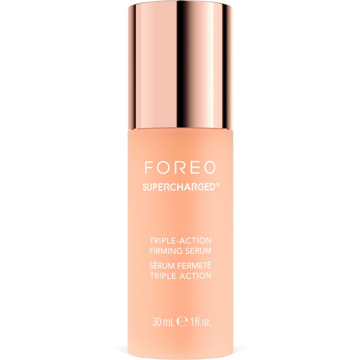 FOREO SUPERCHARGED Triple-Action Serum 30 ml ansiktsserum för huduppstramning i persikofärgad flaska med roséguldfärgat lock