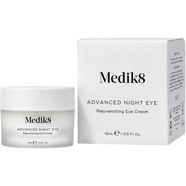 Medik8 Advanced Night Eye 15 ml antiaging ögonkräm natt i frostad glasburk med vit ytterkartong