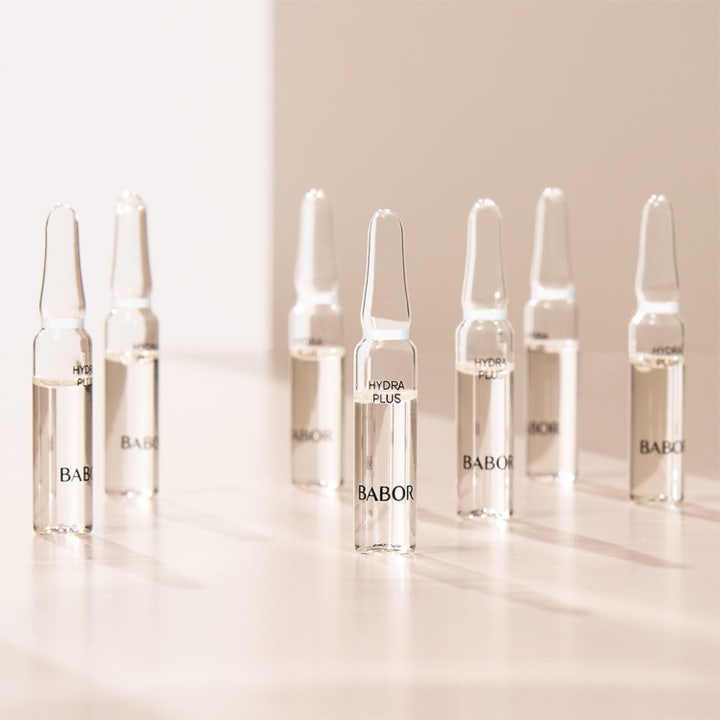 Babor Ampoule Hydra Plus 14 ml hyaluronsyra ampull ansiktsserum i sju klara glasampuller som ger en fuktboost.