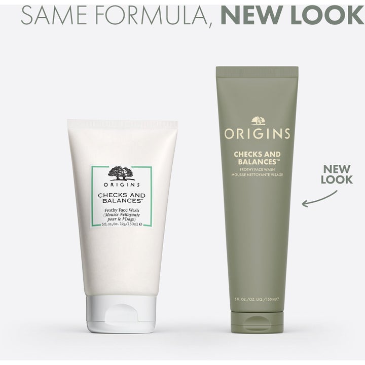 Origins Djuprengöring 225 ml ansiktsmask visar gammal vit tub bredvid ny olivgrön tub med texten Same Formula New Look.
