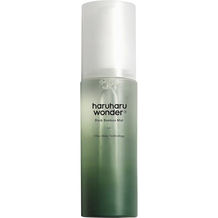 Haruharu Wonder Black Bamboo Mist 150 ml ansiktsmist daglig användning i frostad flaska med grön gradient och vitt lock