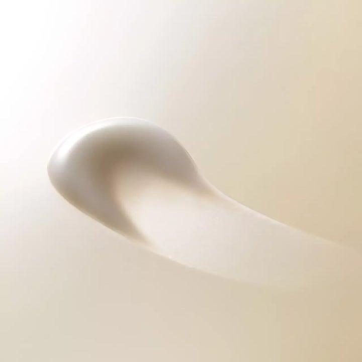 I'm from Rice Glow Peel Off Mask 70 g är en peel-off mask som ger lyster med sin fylliga vita krämkonsistens.