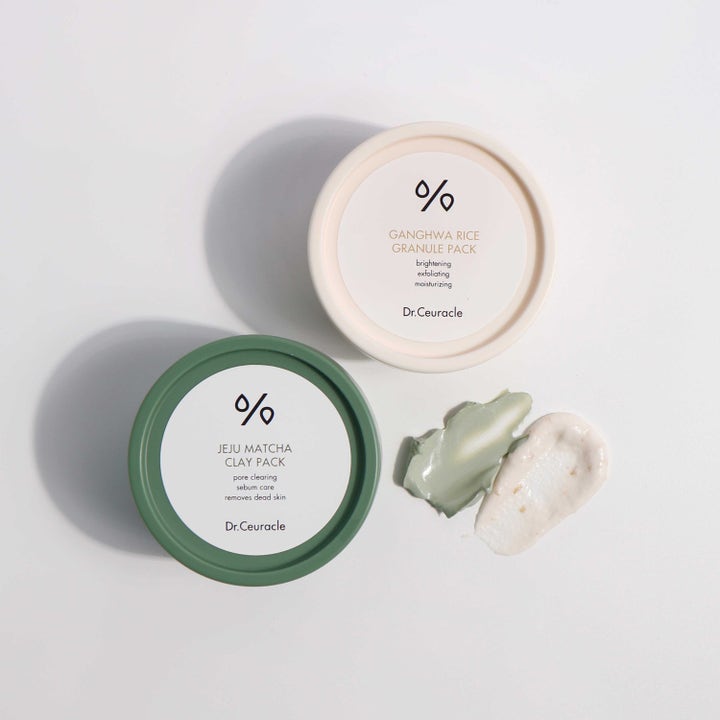 Dr. Ceuracle Jeju Matcha Clay Mask 115 g djuprengörande clay mask för pormaskar med krämig grön textur i rund burk.