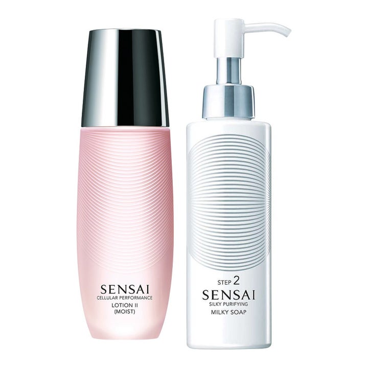 Sensai Cellular Performance Lotion II och Milky Soap återfuktande hudvård i rosa räfflad flaska och vit pumpflaska