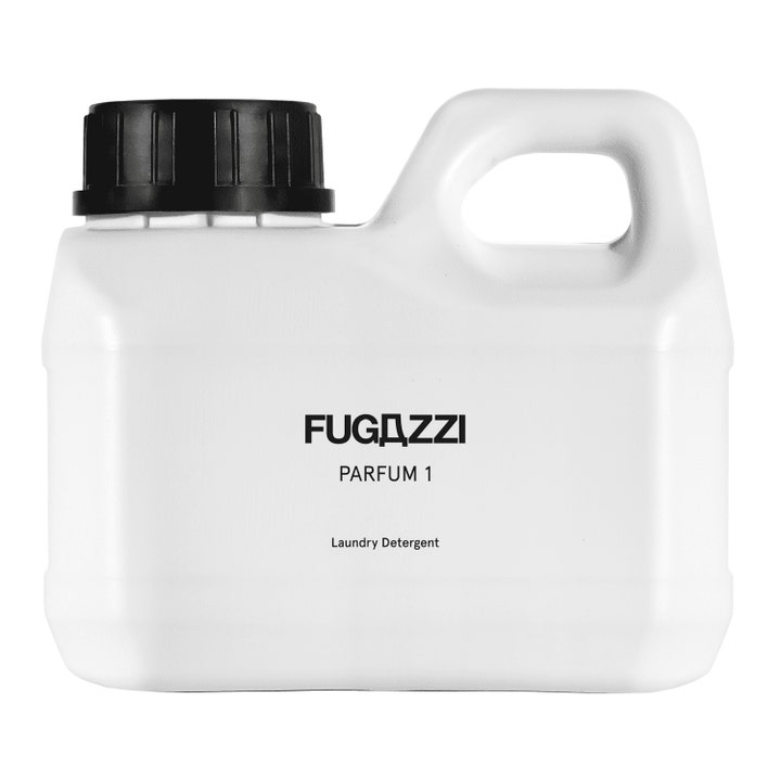 Fugazzi Laundry Detergent Parfum 1 500 ml väldoftande parfymtvättmedel i en vit plastdunk med handtag och svart lock
