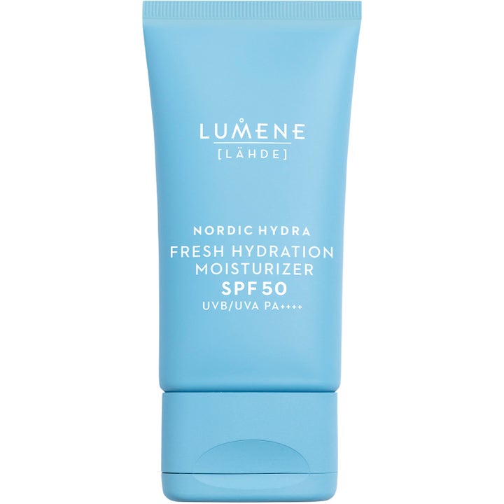 Lumene Nordic Hydra Fresh Hydration Moisturizer SPF 50 återfuktande dagkräm för ansiktet med spf i en ljusblå tub