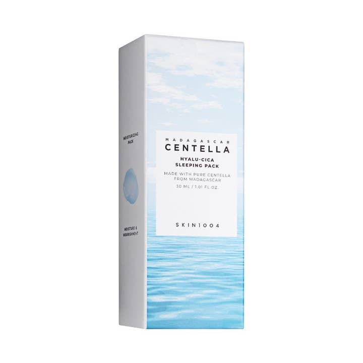 SKIN1004 Madagascar Centella Hyalu-Cica Sleeping Pack 30 ml hyaluronsyra cica sovmask i vit och blå kartong med vågmönster