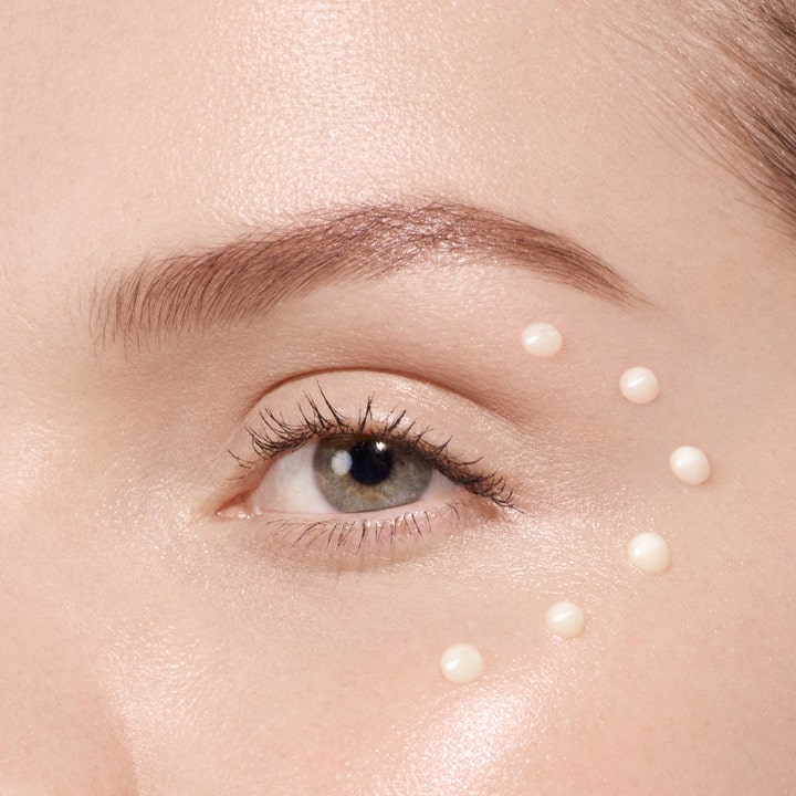 Lancôme Absolue The Eye Cream 20 ml anti age ögonkräm ger djup rynkreducering med krämiga klickar runt ögat