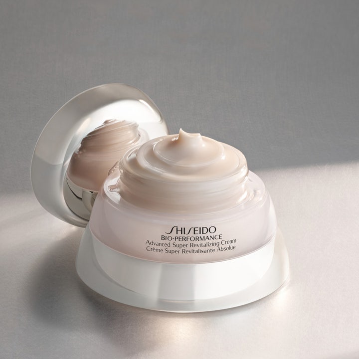 Shiseido Bio-Performance Advanced Super Revitalizing Cream 50 ml återfuktande dagkräm med krämig textur och silverlock