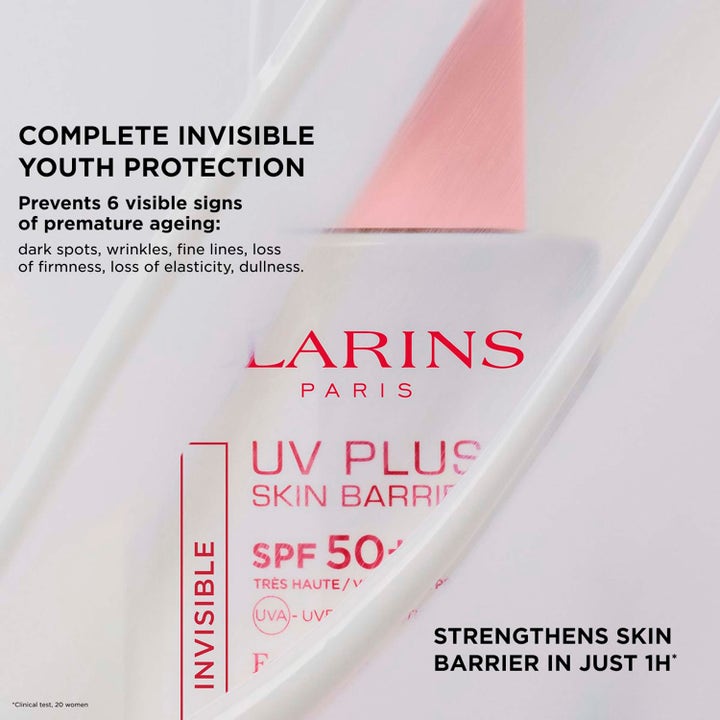 Clarins UV Plus Translucent 30 ml solkräm SPF 50 som stärker hudbarriären och ger ett osynligt skydd mot rynkor