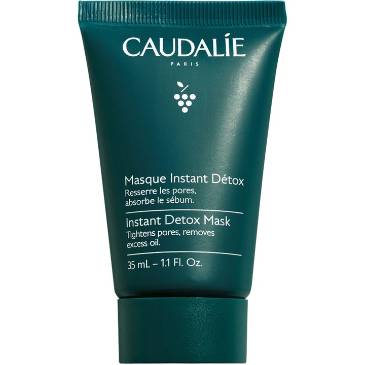 Caudalie Instant Detox Mask 35 ml porminskande ansiktsmask i en mörkgrön tub som absorberar överflödig olja
