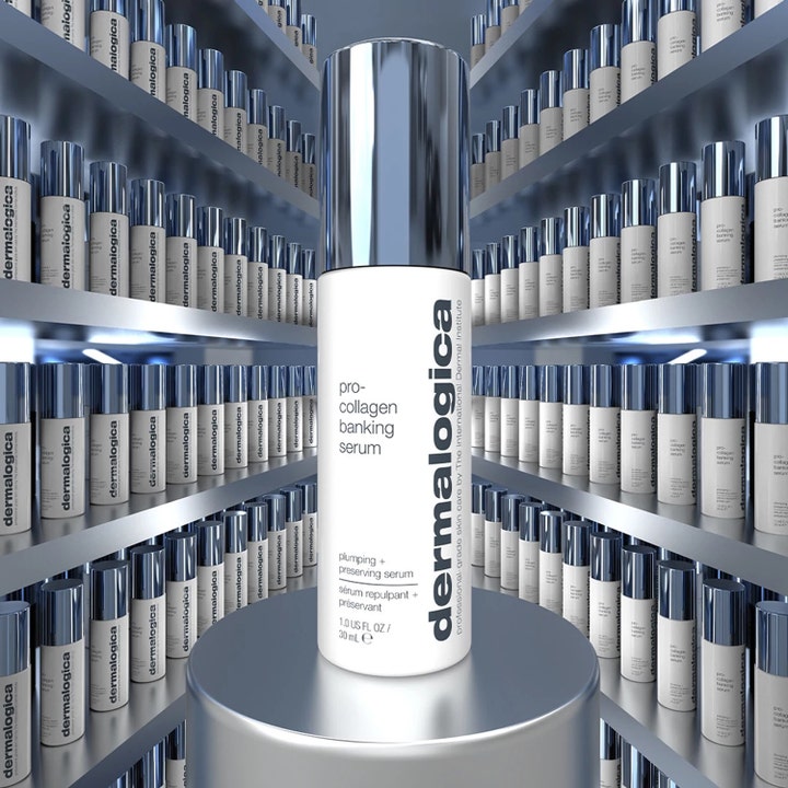 Dermalogica Pro-Collagen Banking Serum 30 ml ger fyllighet framför rader av vita flaskor på hyllor