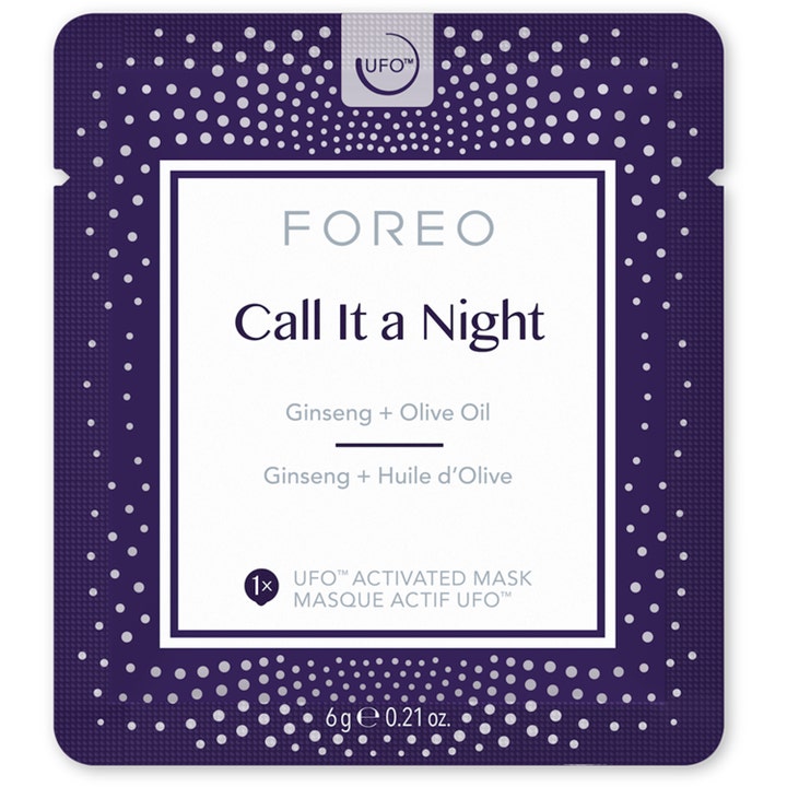 FOREO UFO Mask Call It a Night 6g återfuktande ansiktsmask i lila sachet med ginseng och olivolja.