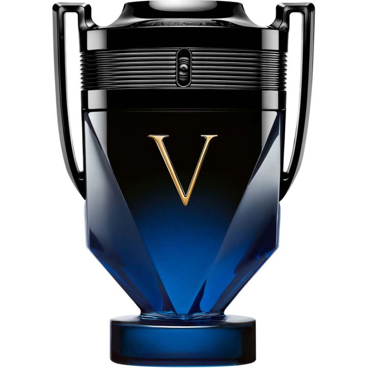 Rabanne Invictus Victory Elixir 50ml herrparfym i pokalformad flaska av mörkblått glas med ett guldfärgat V