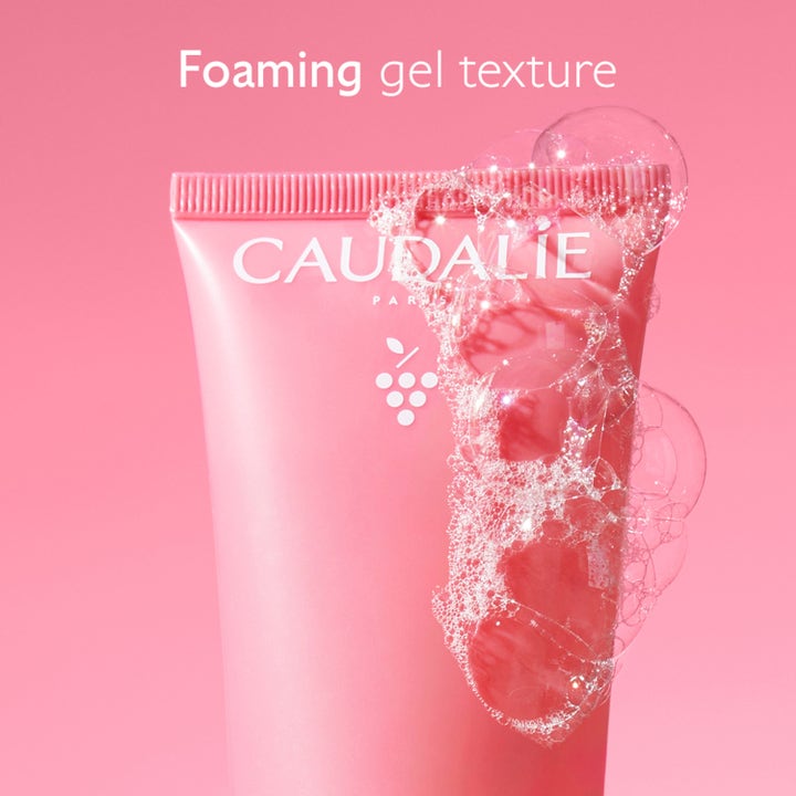 Caudalie Vinohydra Moisturizing Cleansing Gel 150 ml ansiktsrengöring med löddrande gelkonsistens och bubblor