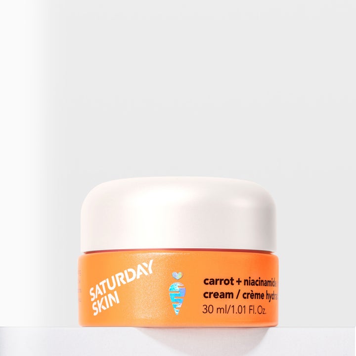 Saturday Skin Carrot + Niacinamide Moisturizing Cream 30 ml återfuktande ansiktskräm i orange burk med vitt lock.