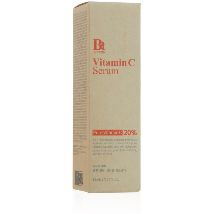Benton Vitamin C Serum 30 ml lystergivande ansiktsserum i beige ytterkartong med röd text