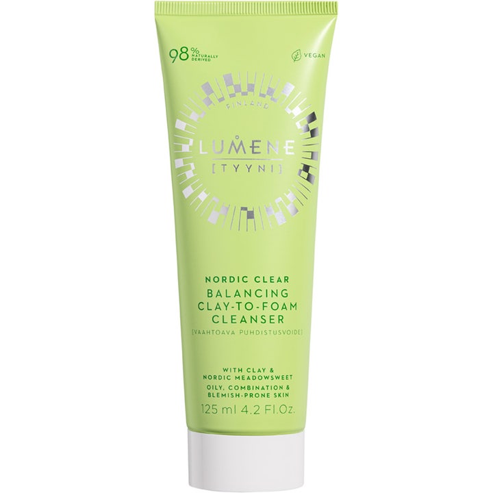 Lumene Nordic Clear Balancing Clay-To-Foam Cleanser 125 ml balanserad ansiktsrengöring skum i ljusgrön tub med vitt lock