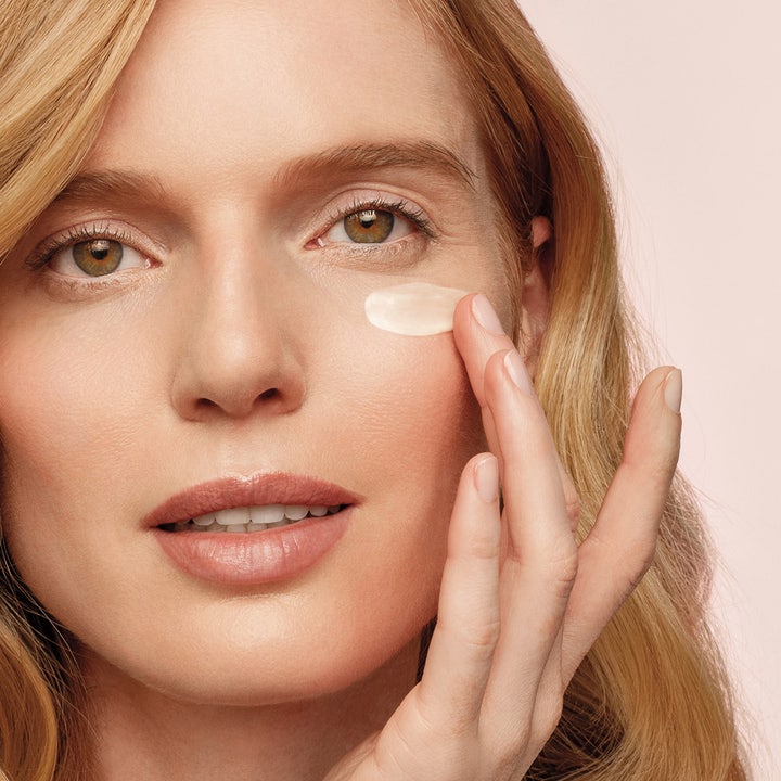 Shiseido Benefiance Wrinkle Smoothing Eye Cream 15 ml fuktgivande ögonkräm mot rynkor som appliceras under ögat