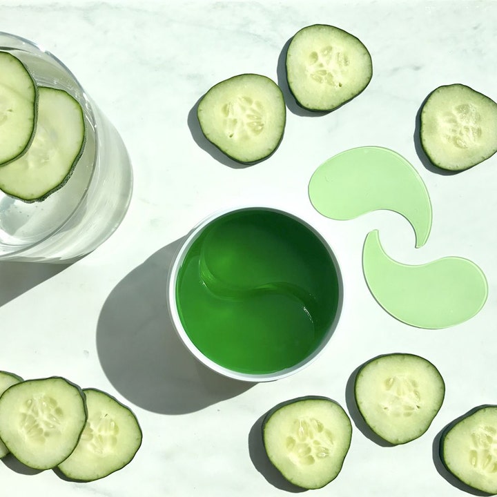 Peter Thomas Roth Cucumber De-Tox Hydra Gel Eye Patches 60 st återfuktande ögonmask gel med gurkextrakt och färsk gurka