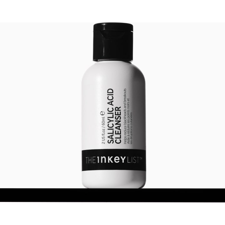 The INKEY List Salicylic Acid Cleanser 60 ml salicylsyra rengöring i vit flaska som motverkar pormaskar och orenheter.