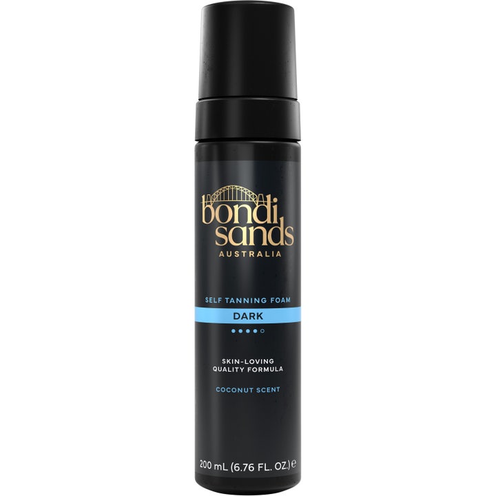 Bondi Sands Self Tanning Foam Dark 200 ml australienskt brun utan sol skum i svart flaska med gulddetaljer och blå rand.