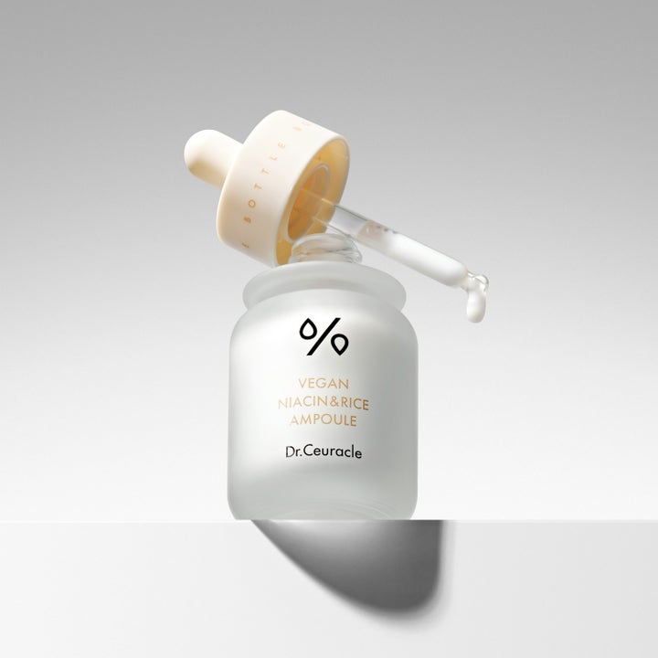 Dr. Ceuracle Vegan Niacin & Rice Ampoule 30 ml lystergivande veganampull i frostad glasflaska med pipett