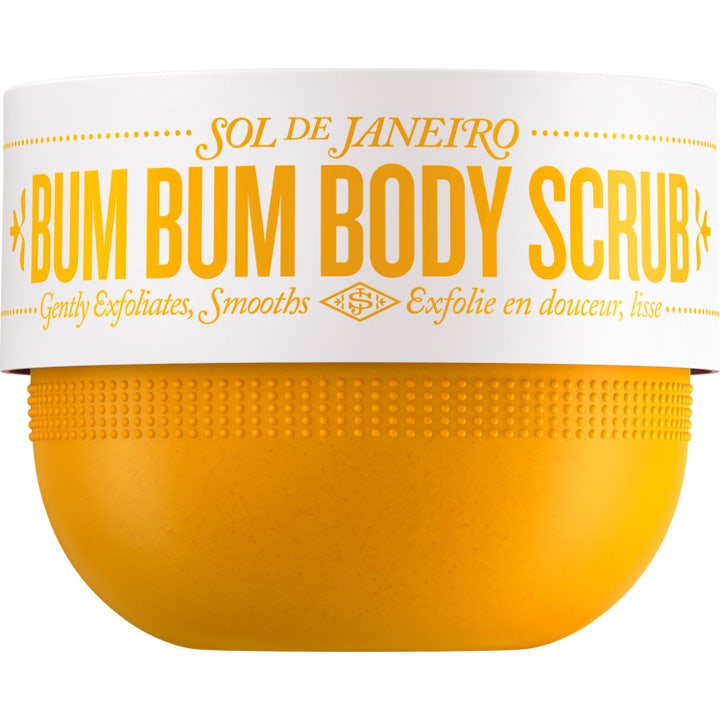 Sol de Janeiro Bum Bum Body Scrub 220 g exfolierande kroppsskrubb i gul burk med vit etikett och prickig textur.