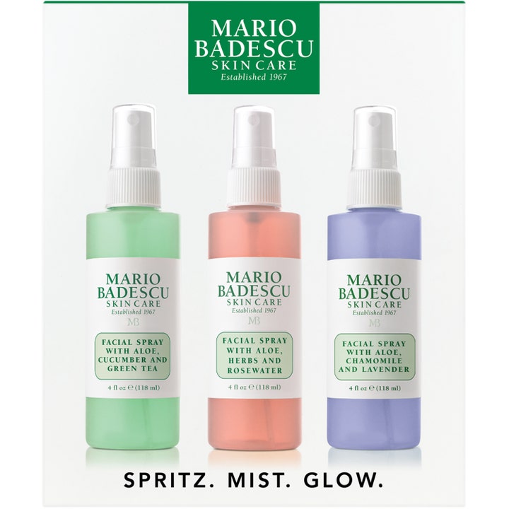 Mario Badescu Spritz Mist Glow ansiktsspray set med tre fräsch aloe vera spray i grönt rosa och lila för lyster