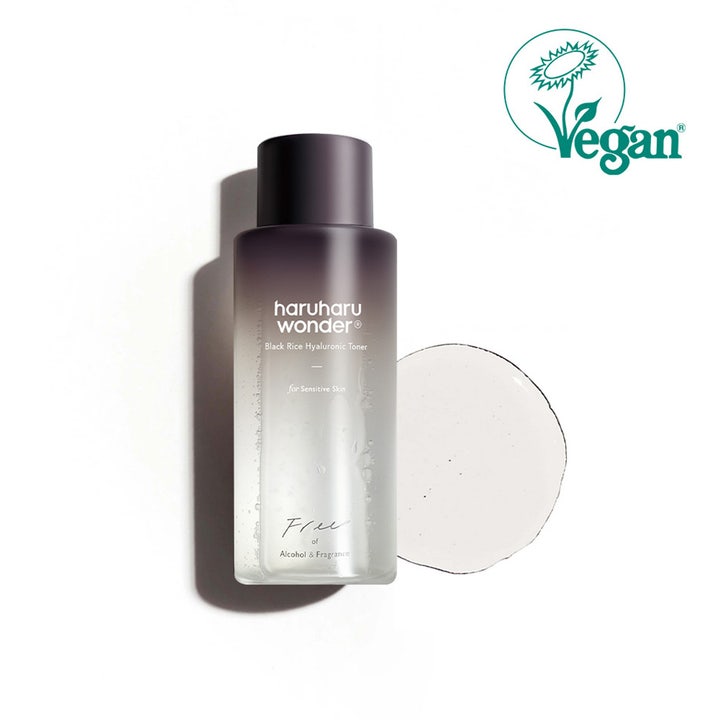 haruharu wonder Black Rice Hyaluronic Toner 150 ml återfuktande ansiktsvatten i gradientflaska med klar textur.
