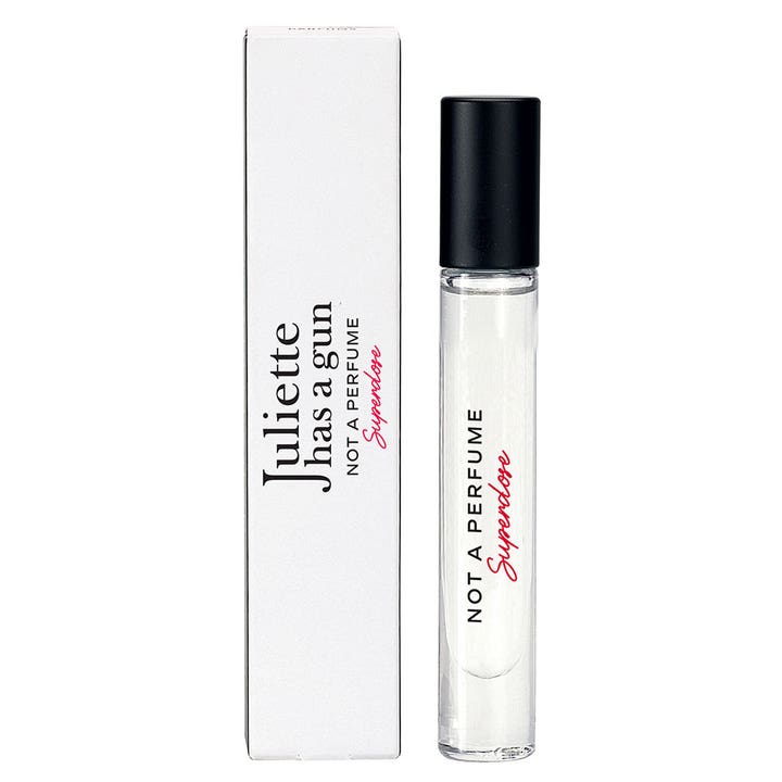 Juliette has a gun Not Superdose 7,5 ml travel parfym med ambroxan i smal glasflaska med svart kork och vit box
