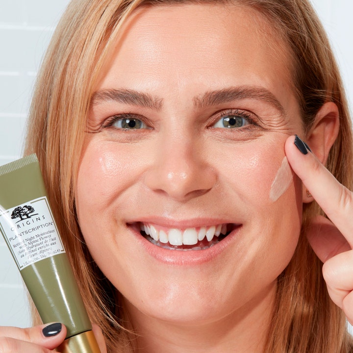 Origins Plantscription Retinol Night Moisturizer with Alpine Flower 30 ml retinol nattkräm appliceras från grön tub